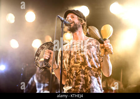 Das British blues-rock Band die Abstinenzbewegung führt ein Live Konzert von John Dee in Oslo. Hier Sänger, Songwriter und Musiker Phil Campbell ist live auf der Bühne gesehen. Norwegen, 09.02 2016. Stockfoto