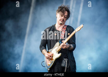 Die amerikanische Rockband The Winery Hunde führt ein Live Konzert auf dem Sweden Rock Festival 2016. Hier Sänger und Gitarrist Richie Kotzen ist live auf der Bühne gesehen. Schweden, 11/06 2016. Stockfoto