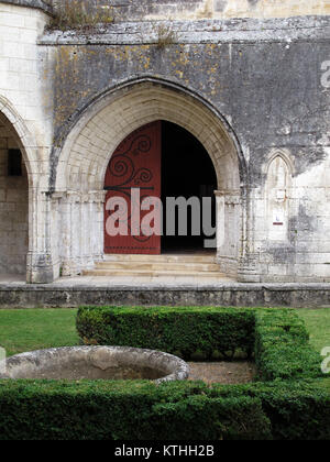 Brantome en Perigord, Eingang der Abbaye de Saint Pierre de Brantome, La Dronne Fluss, Dordogne, Nouvelle-Aquitaine, Frankreich, Europa Stockfoto