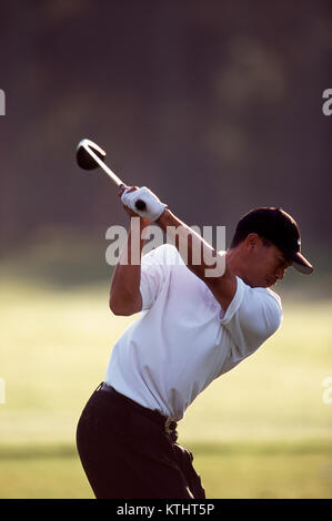 Tiger Woods konkurrieren auf dem 2001 Nissan öffnen. Stockfoto