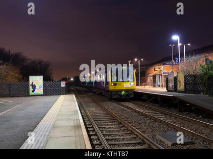 03.11.2017, Redcar Central. Arriva Northern Rail Class 142 pacer Zug 142067 arbeiten die 1624 Bishop Auckland - Saltburn Stockfoto