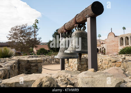 Die Ruinen der alten Kirche in San Juan Capistrano Mission Stockfoto