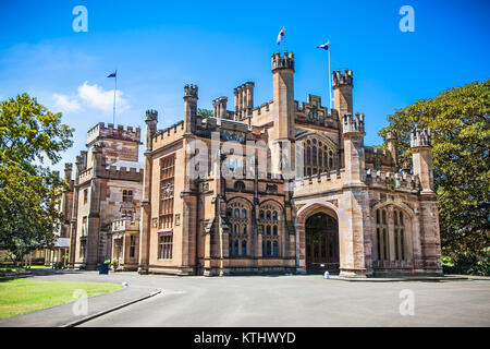 SYDNEY, AUSTRALIEN - Jan 6, 2015: Government House in Sydney neben der Royal Botanic Gardens am Jan 6, 2015 gelegen, mit Blick auf den Hafen von Sydney, Stockfoto