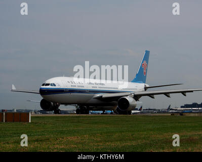 B 6542 China Southern Airlines Airbus A 330 223 CN 1297 pic1 Stockfoto