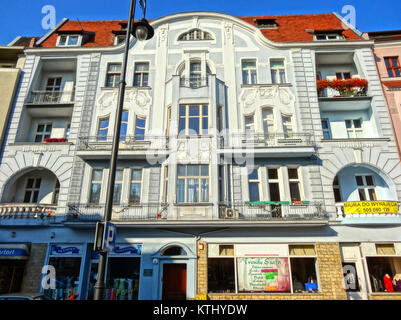 Eine Fotografie, die die Architektur entlang der Dworcowa-Straße in Bydgoszcz, Polen, am 7. März 2013 aufgenommen hat. Stockfoto