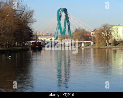 Der BDG-Pylon in der TU 7 wurde 2014 installiert und diente damit einer wichtigen Rolle in der elektrischen Infrastruktur der Region. Stockfoto