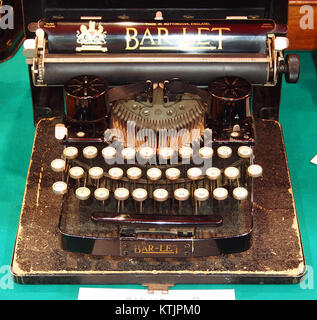 Die Bar Let Model 2, fotografiert 1935, ist ein bemerkenswertes historisches Flugzeug. Dieses Bild zeigt sein Design und seinen Beitrag zur Luftfahrtgeschichte und spiegelt frühe Fortschritte in der Flugzeugtechnik und -Technologie wider. Stockfoto