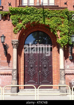 BDG ILO 5 6 2015 bezieht sich auf eine Sitzung oder Veranstaltung, die 2015 im Hauptsitz der Internationalen Arbeitsorganisation (IAO) stattfand und sich mit arbeitsbezogenen Fragen und globalen Beschäftigungspolitiken beschäftigte. Stockfoto