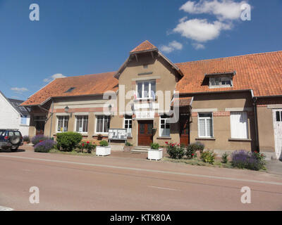 Das mairie (Rathaus) von Berrieux, das sich im französischen Département Aisne befindet, ist ein zentrales Verwaltungsgebäude in dieser kleinen französischen Gemeinde. Es dient als Zentrum der lokalen Verwaltung und der Gemeindeveranstaltungen. Stockfoto