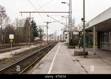 Der Bahnhof Horn Bad Meinberg ist ein Bahnhof in Horn-Bad Meinberg. Es dient als Verkehrsknotenpunkt für die Region und erleichtert die Fahrt in die nahe gelegenen Städte. Stockfoto
