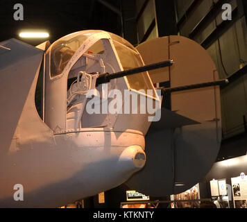 Die B-24D ist ein Bomber aus dem Zweiten Weltkrieg und die Heckgeschütze sind ein wichtiges Verteidigungsmerkmal. Das USAFM (United States Air Force Museum) zeigt das Design und die historische Bedeutung dieses Flugzeugs. Stockfoto