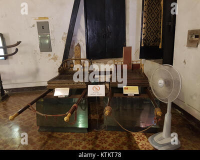 Das 1874 gegründete Bangkok National Museum ist das größte Museum in Südostasien mit umfangreichen Sammlungen thailändischer Kunst und Artefakten. Im ehemaligen Palast des Vizekönigs untergebracht, bietet es Einblicke in Thailands Geschichte und kulturelles Erbe. Stockfoto