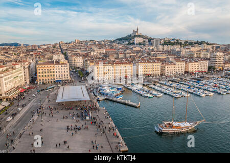Blick auf den alten Hafen von Marseille Stockfoto