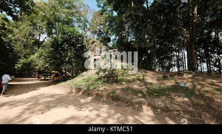 Eingang zum malerischen Religiösen geistlichen Phnom Banan Prasat Banan längst vergangene angkorianische Ruine Angkor Wat Ära 11 Century-Built durch Jayarvarman VII Battambang Kambodscha Stockfoto