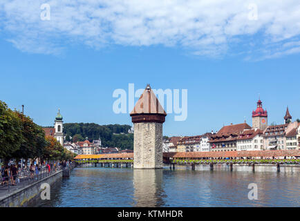 Ansicht der KapellbrÃ¼cke und Reuss, Luzern (Luzern), Vierwaldstättersee, Schweiz Stockfoto