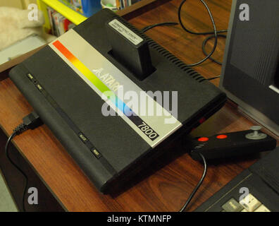 Atari 7800 mit Kassette 2 Stockfoto