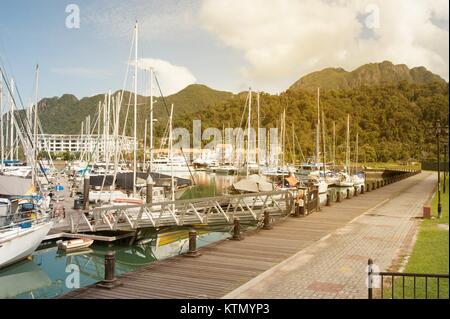 Perdana Quay ist ein modernes swank Komplex in Telaga Harbour Park von Pantai Kok gelegen, bei der Sie die Insel Langkawi in Malaysia. Stockfoto