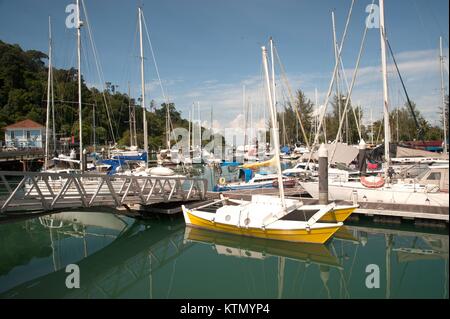 Perdana Quay ist ein modernes swank Komplex in Telaga Harbour Park von Pantai Kok gelegen, bei der Sie die Insel Langkawi in Malaysia. Stockfoto