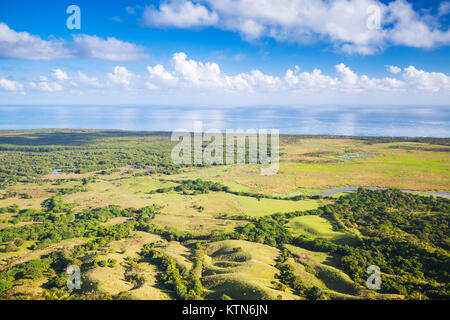 Montana Redonda, Dominikanische Republik, Küstenlandschaft im sonnigen Morgen Stockfoto