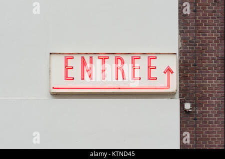 Vorspeise Wort neon roten Buchstaben auf einer weißen Wand Stockfoto