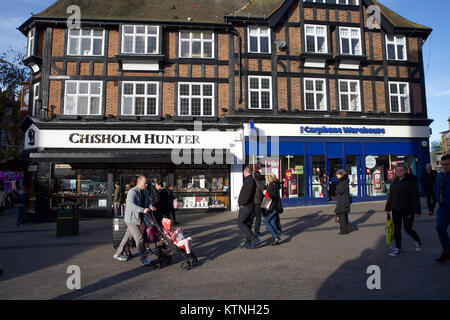 Bromley, Großbritannien. 26 Dez, 2017. Boxing Day Vertrieb erhalten unterwegs in Bromley, Kent. Credit: Keith Larby/Alamy leben Nachrichten Stockfoto