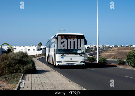 Eine Bushaltestelle in der Nähe von Playa Blanca, Lanzarote, Kanarische Inseln, Spanien. Stockfoto