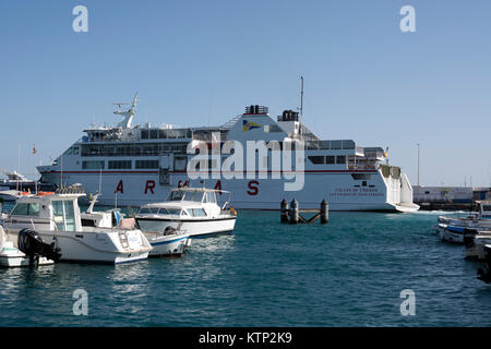 Naviera Armas "Volcan de Tindaya' Fähre nach Playa Blanca, Lanzarote, Kanarische Inseln, Spanien. Stockfoto