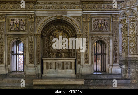 Toledo. Spanien. - Januar 28, 2014: kleiner Altar. Kapelle im inneren der Kathedrale von Toledo. Spanien. Stockfoto