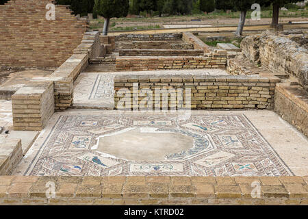 Italica, nördlich von modernen Santiponce, 9 km NW von Sevilla, Spanien, ist eine wunderbare und gut erhaltene römische Stadt. Stockfoto