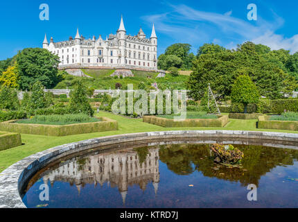 Dunrobin Castle an einem sonnigen Tag, Sutherland County, Schottland. Stockfoto