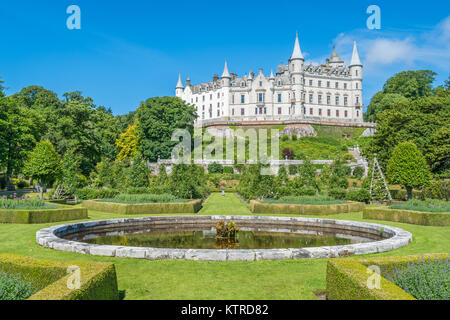 Dunrobin Castle an einem sonnigen Tag, Sutherland County, Schottland. Stockfoto