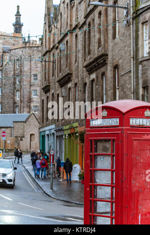 Telefonzelle am Grassmarket, Edinburgh Stockfoto