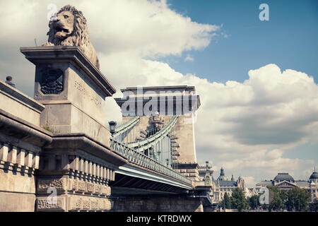 Lanchid oder Kettenbrücke in Budapest Ungarn verbindet Buda und Pest Stockfoto