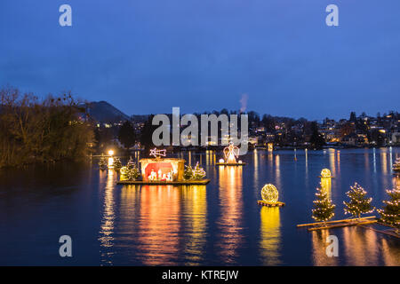 Gmunden, Advent, Schloss, Weihnachtsmarkt auf dem Traunsee Stockfoto