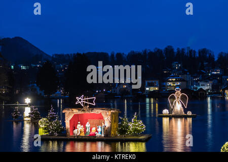 Gmunden, Advent, Schloss, Weihnachtsmarkt auf dem Traunsee Stockfoto