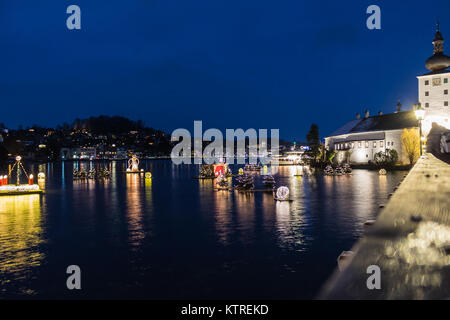 Gmunden, Advent, Schloss, Weihnachtsmarkt auf dem Traunsee Stockfoto