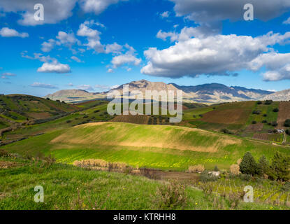 Sizilianischen Landschaft, Camporeale, Sizilien, Italien, 12.26.2017 Stockfoto