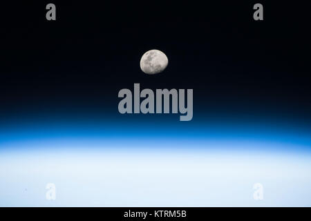 Aufgehenden Mond, Mond über den Planeten Erde Stockfoto