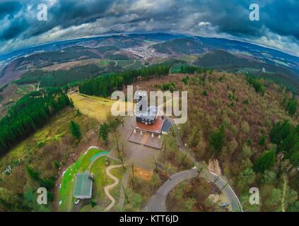 Luftbild von der Sicht Hohen Bracht in der Region Sauerland in Deutschland Stockfoto