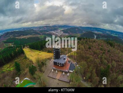 Luftbild von der Sicht Hohen Bracht in der Region Sauerland in Deutschland Stockfoto