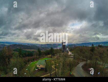 Luftbild von der Sicht Hohen Bracht in der Region Sauerland in Deutschland Stockfoto