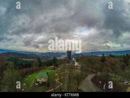 Luftbild von der Sicht Hohen Bracht in der Region Sauerland in Deutschland Stockfoto