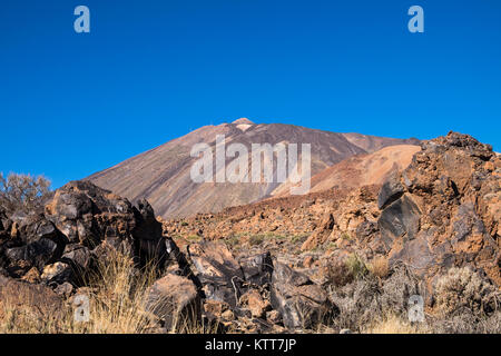 Vulkanische Felsformationen an der Basis des Teide in der Las Canadas del Teide National Park, Teneriffa, Kanarische Inseln, Spanien Stockfoto