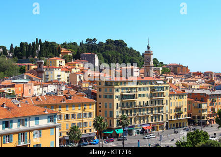 Paillon Promenade und Burg in der Altstadt von Nizza, Frankreich Stockfoto