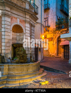 Salerno Altstadt bei Sonnenuntergang, Kampanien, Italien. Stockfoto