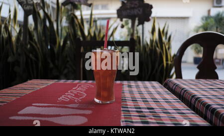 Glas Lemon Lime IceTea Nary Küche Bar Restaurant Khmer Essen Kochschule Battambang Kambodscha Frühstück Mittagessen Abendessen kambodschanischen Kochkurs Stockfoto