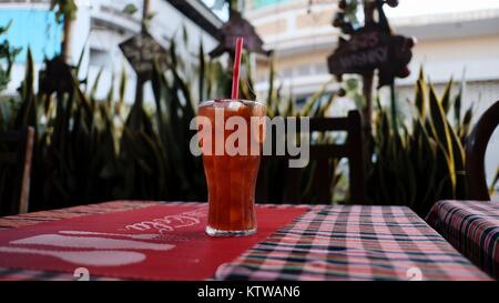 Glas Lemon Lime IceTea Nary Küche Bar Restaurant Khmer Essen Kochschule Battambang Kambodscha Frühstück Mittagessen Abendessen kambodschanischen Kochkurs Stockfoto