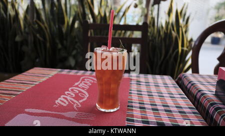 Glas Lemon Lime IceTea Nary Küche Bar Restaurant Khmer Essen Kochschule Battambang Kambodscha Frühstück Mittagessen Abendessen kambodschanischen Kochkurs Stockfoto