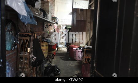 Authentische Back Alley Holzhütten Battambang Kambodscha Südostasien Stockfoto