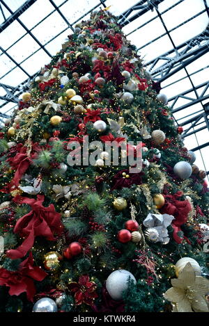 MANILA, Philippinen, 11. Dezember 2017, WEIHNACHTEN IN DER MALL in Manila. Stockfoto